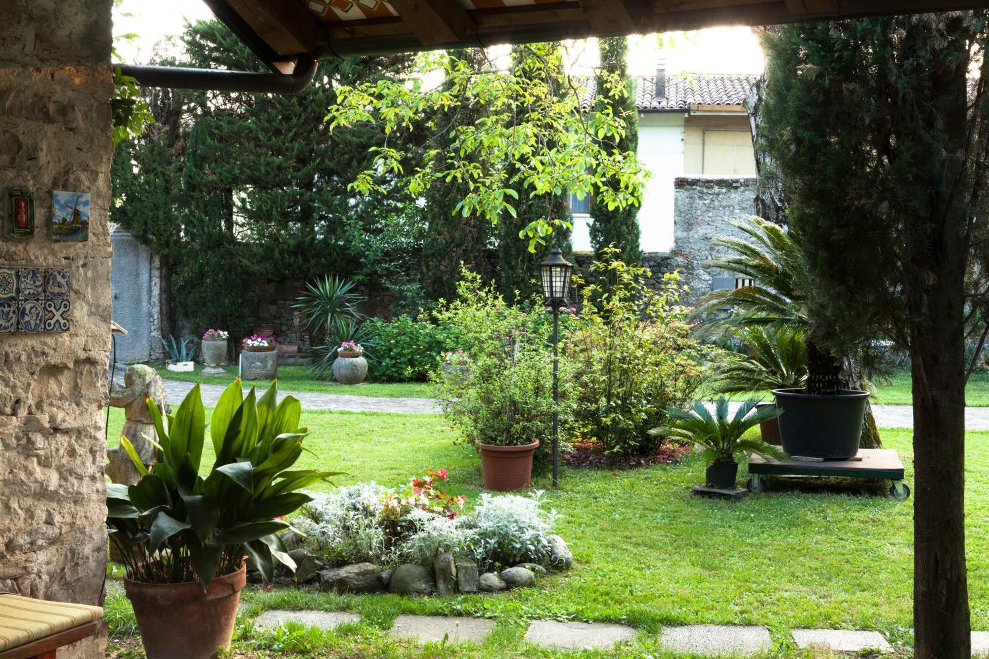 B&B La Casa Del Sole Манцано Экстерьер фото
