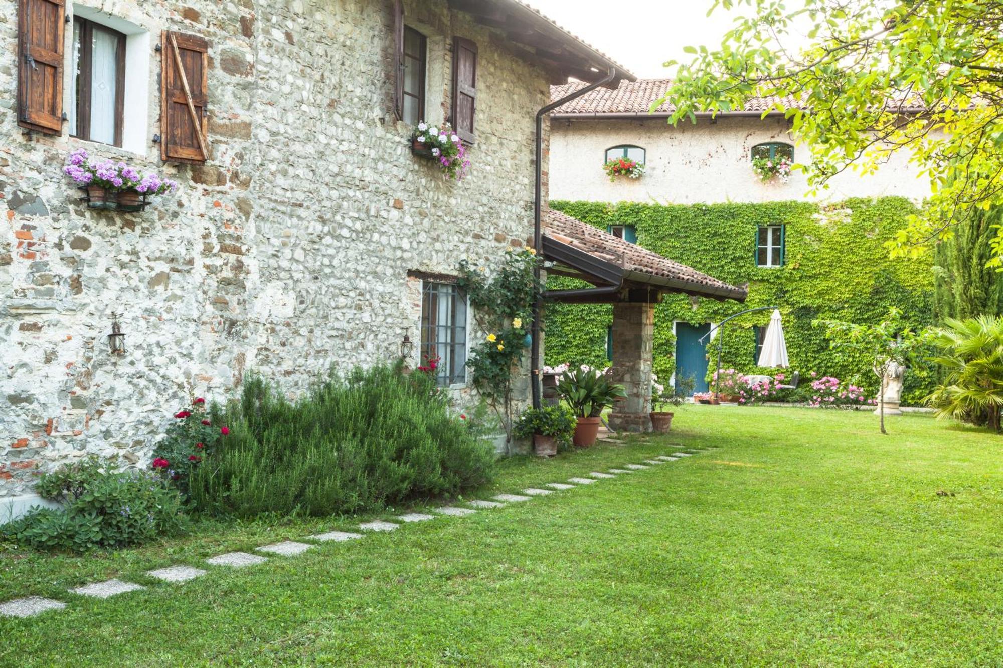 B&B La Casa Del Sole Манцано Экстерьер фото