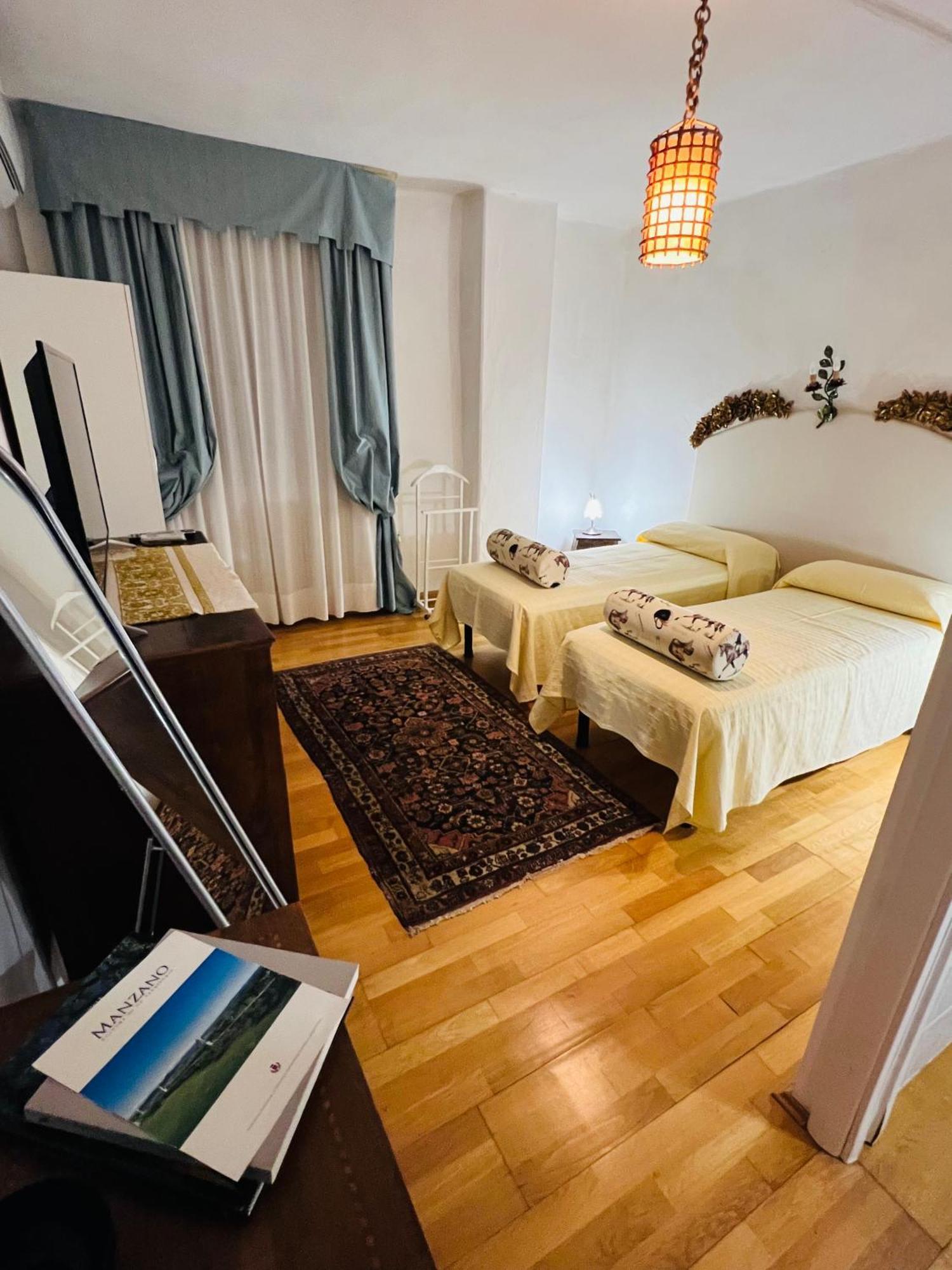 B&B La Casa Del Sole Манцано Экстерьер фото